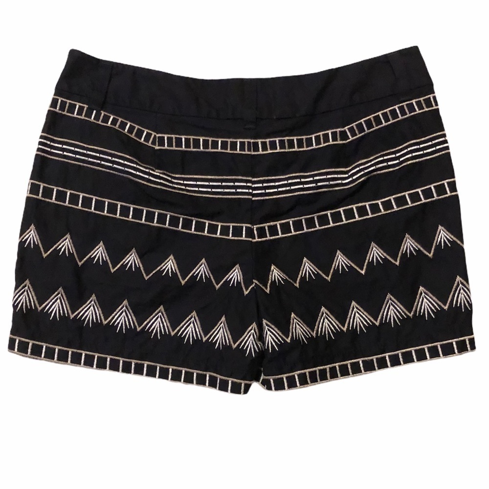 ⭐️ LOFT Embroidered Shorts - Picture 4 of 6